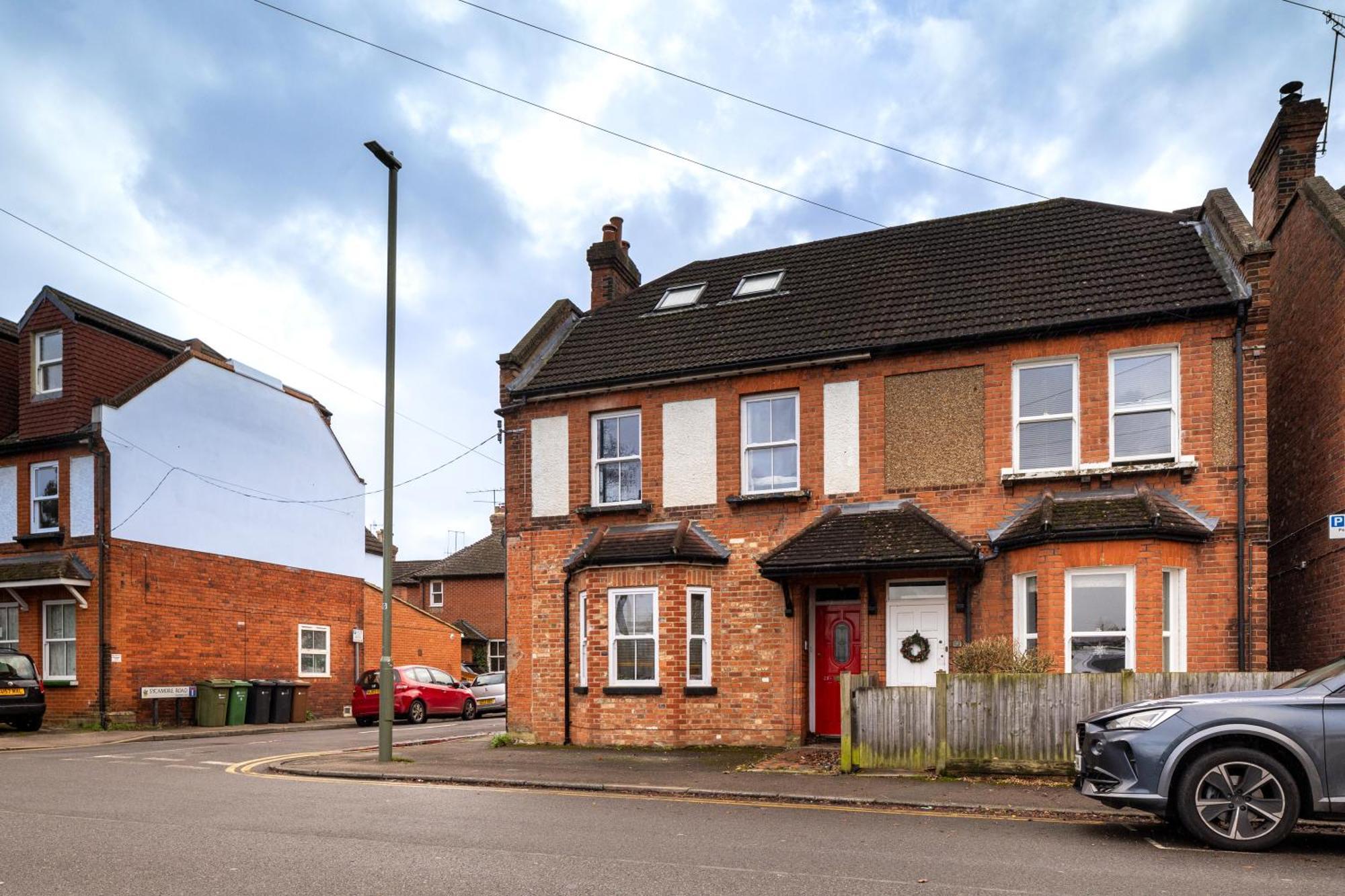 Family Home In Central Guildford With Parking Exteriér fotografie