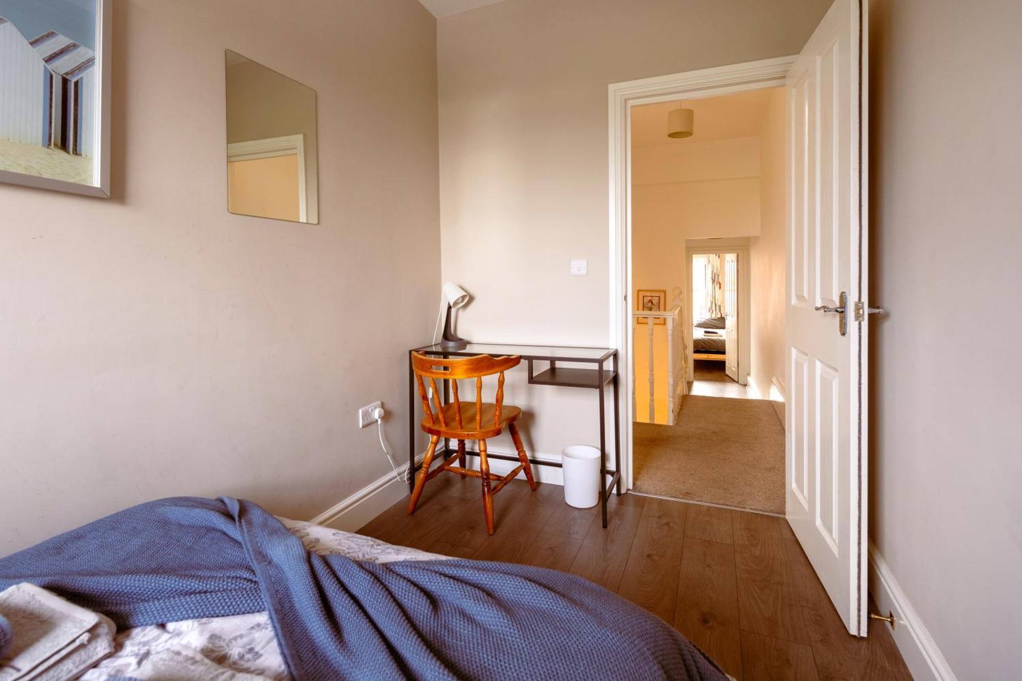 Family Home In Central Guildford With Parking Exteriér fotografie