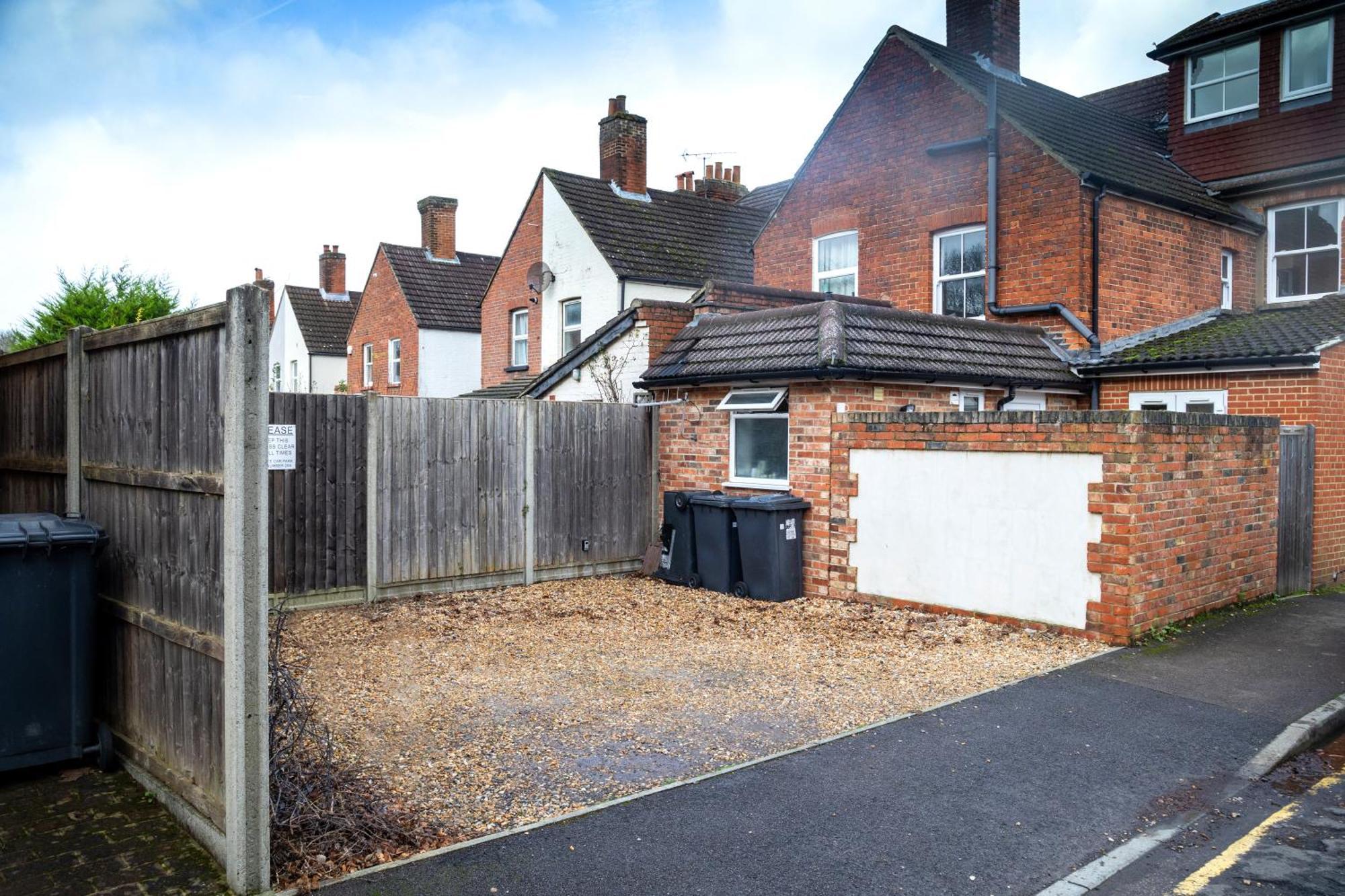Family Home In Central Guildford With Parking Exteriér fotografie