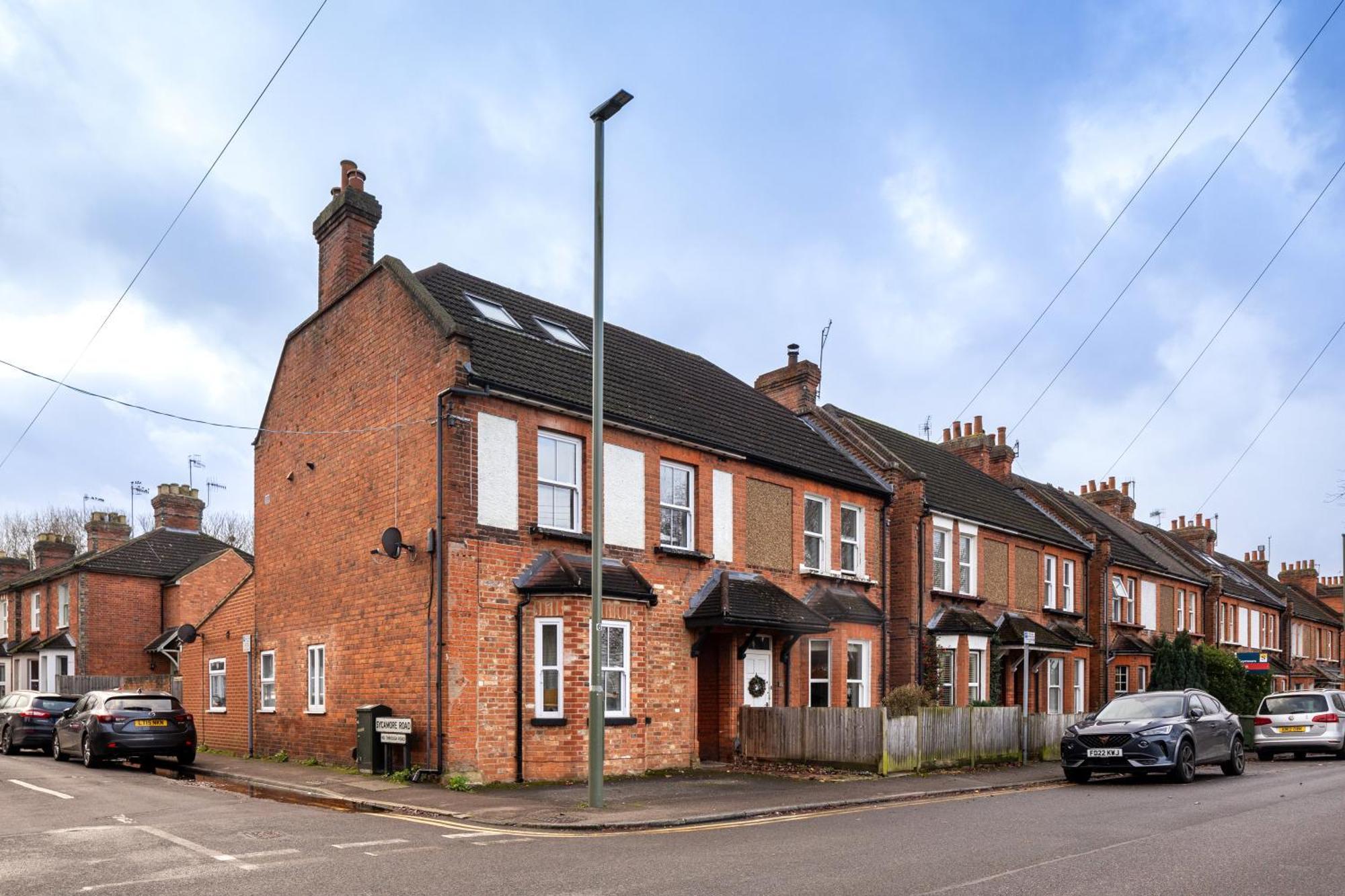 Family Home In Central Guildford With Parking Exteriér fotografie
