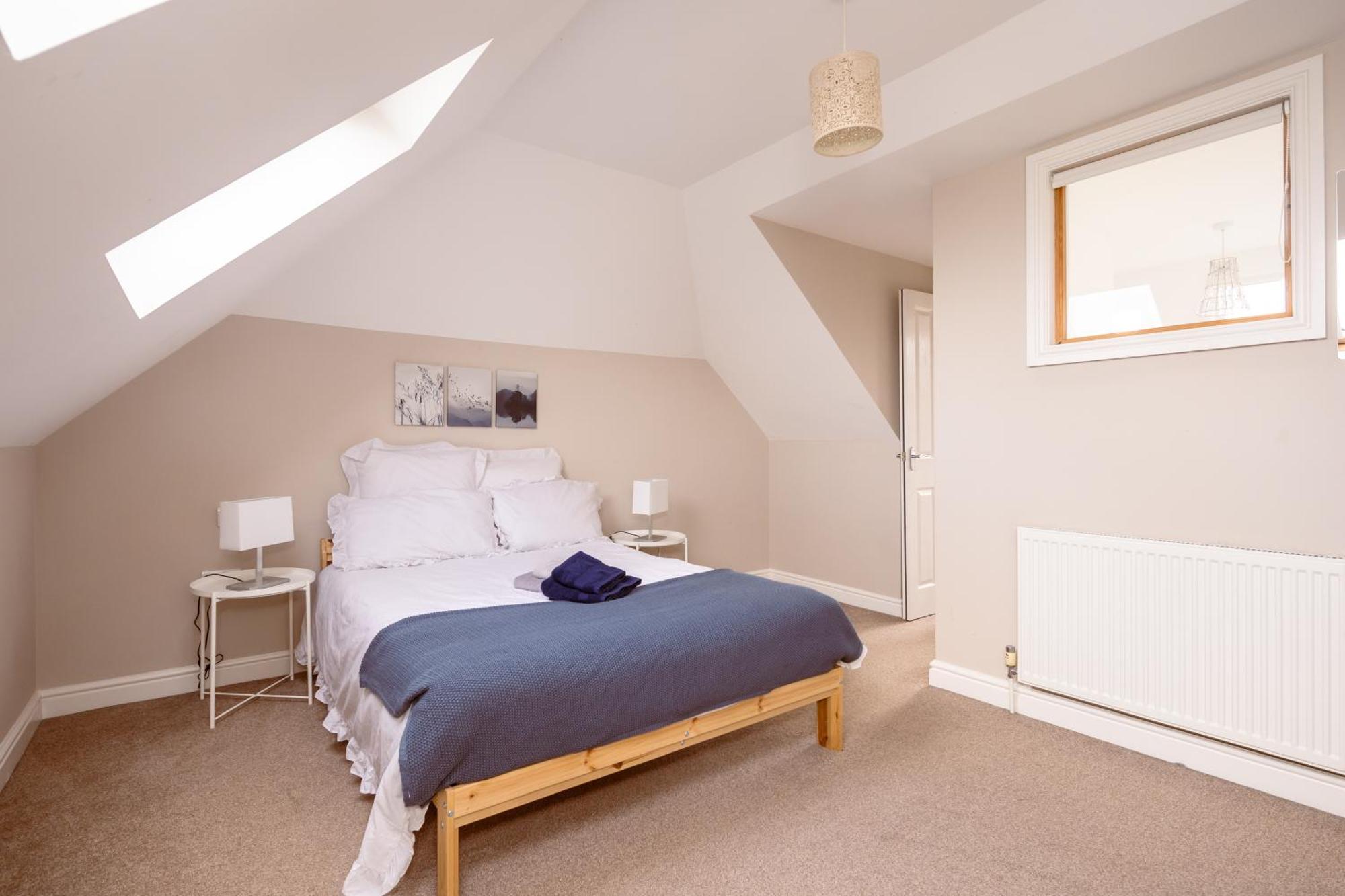 Family Home In Central Guildford With Parking Exteriér fotografie